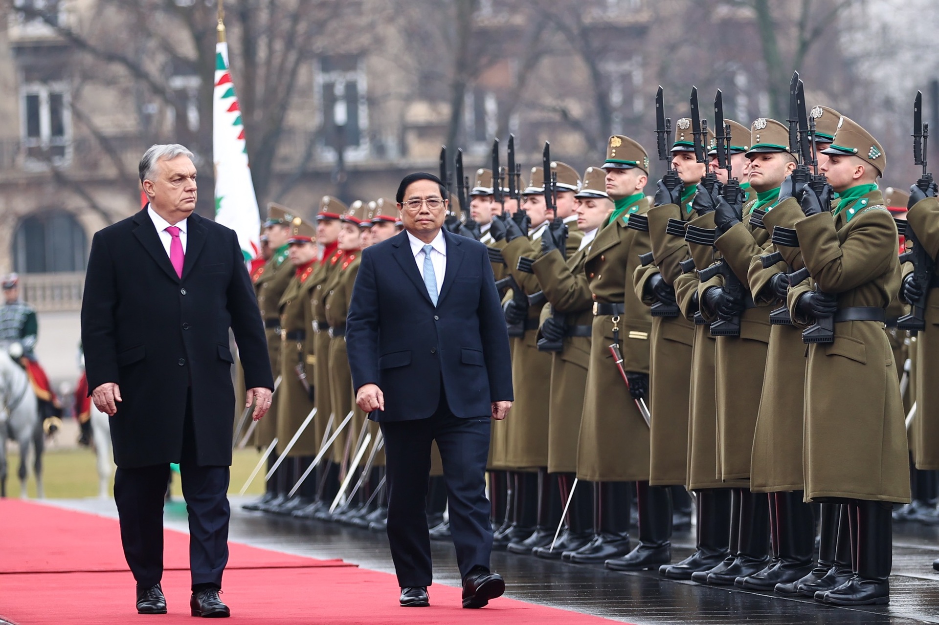 Lễ đón chính thức Thủ tướng Phạm Minh Chính tại Hungary - 8