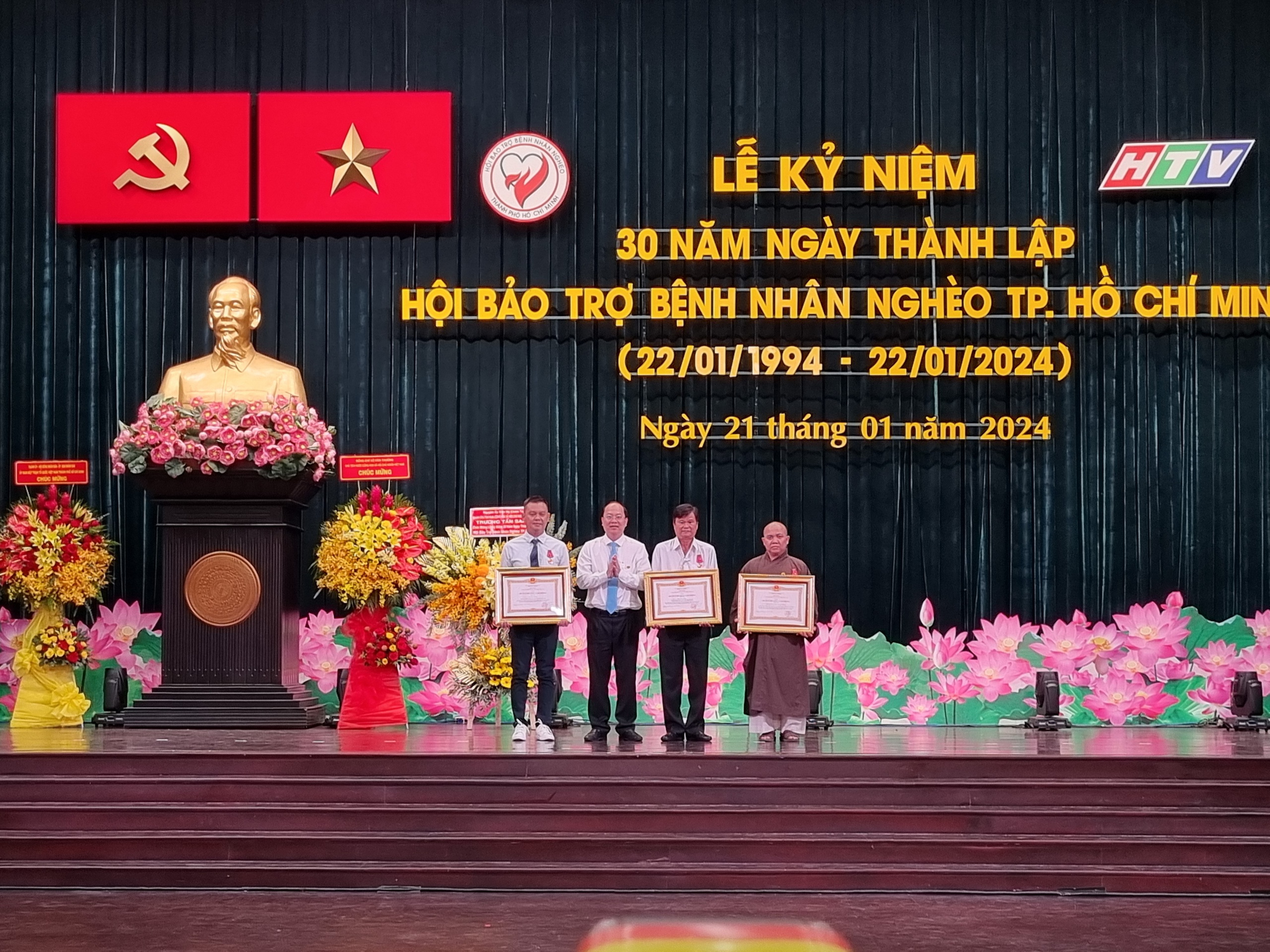 Doanh nghiệp, nhà hảo tâm ủng hộ gần 41 tỉ đồng cho hoạt động xã hội, từ thiện- Ảnh 4.