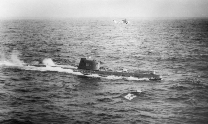 Tàu ngầm B-59 Liên Xô sau khi nổi lên ngày 27/10/1962. Ảnh: US Navy