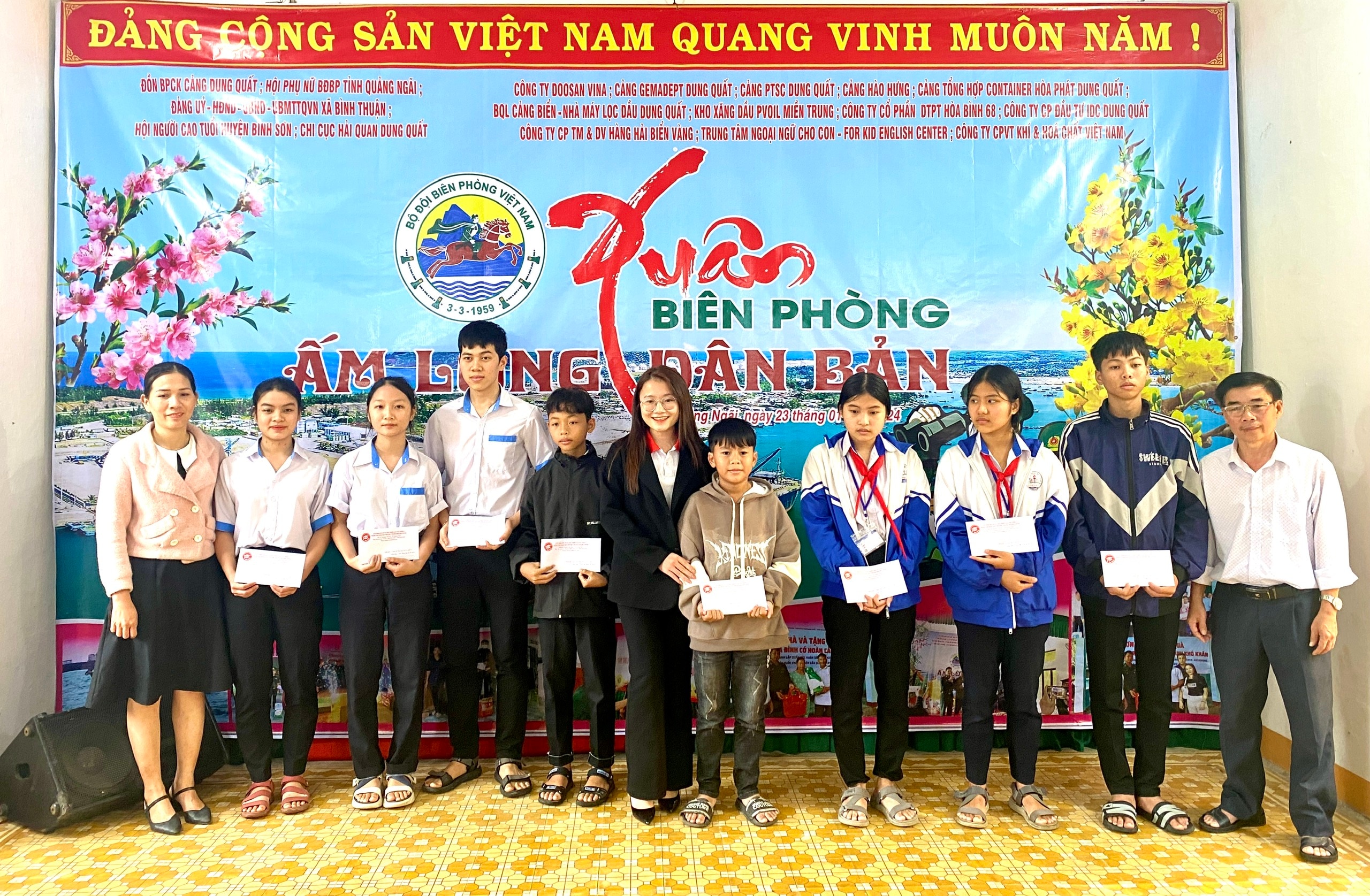 Xuân biên phòng ấm lòng dân bản: Không để ai bị bỏ lại phía sau- Ảnh 5.