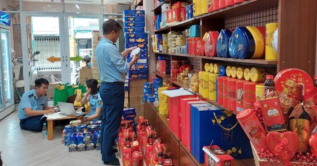 Kinh doanh hàng lậu, hàng giả ở TPHCM ngày càng tăng