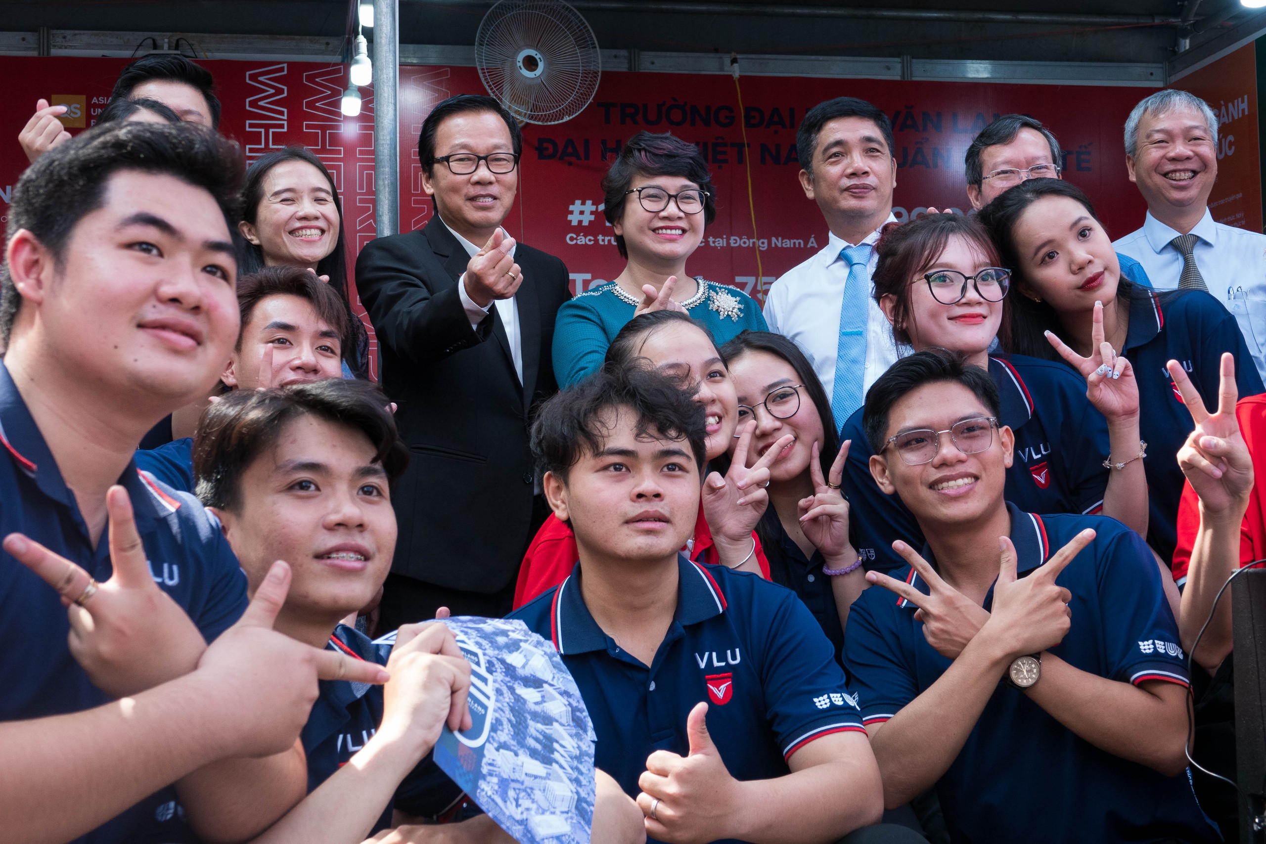 Học sinh Đồng Nai ‘quẩy hết mình’: ‘Đua tài’ văn nghệ, không ngừng hát nhảy tưng bừng- Ảnh 9.