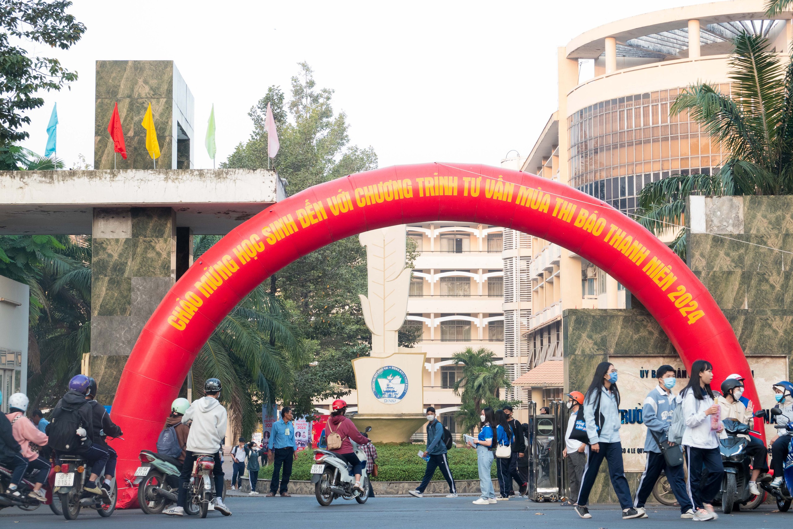 Học sinh Đồng Nai ‘quẩy hết mình’: ‘Đua tài’ văn nghệ, không ngừng hát nhảy tưng bừng- Ảnh 11.