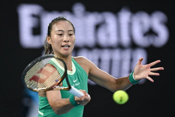 Zheng có 19 winner, nhiều hơn năm so với Sabalenka, nhưng vẫn thua nhanh sau hai set. Ảnh: Sky