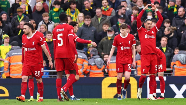 Sau chiến thắng đậm, Man Utd và Liverpool vào vòng 5 FA Cup