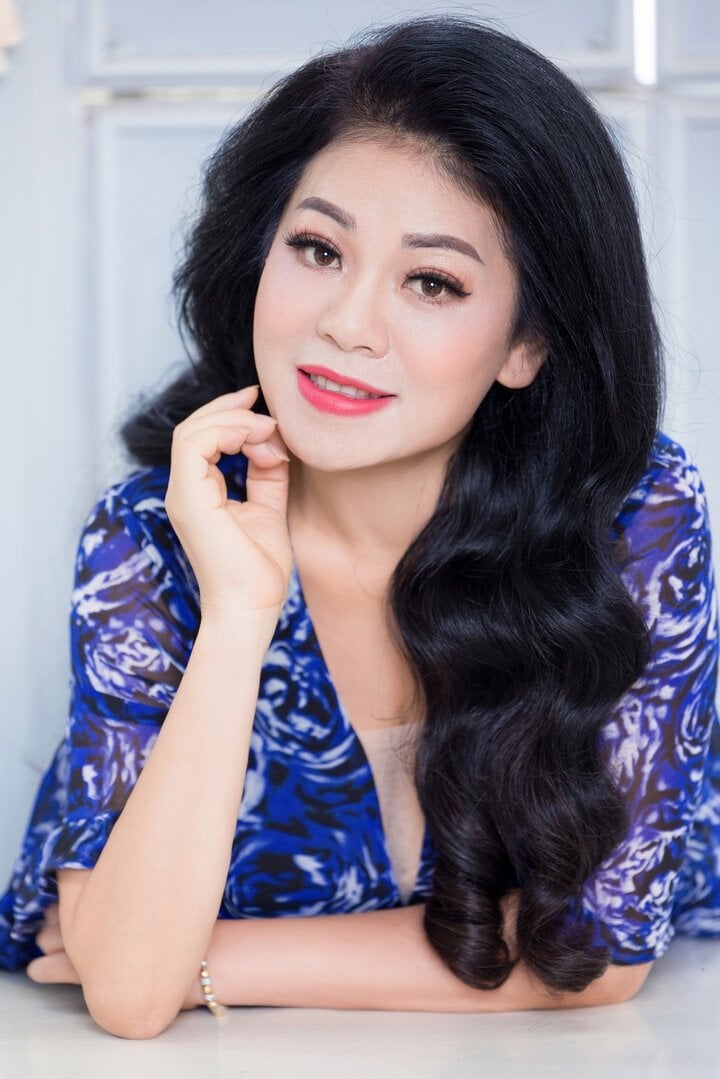 Ca sĩ Anh Thơ.