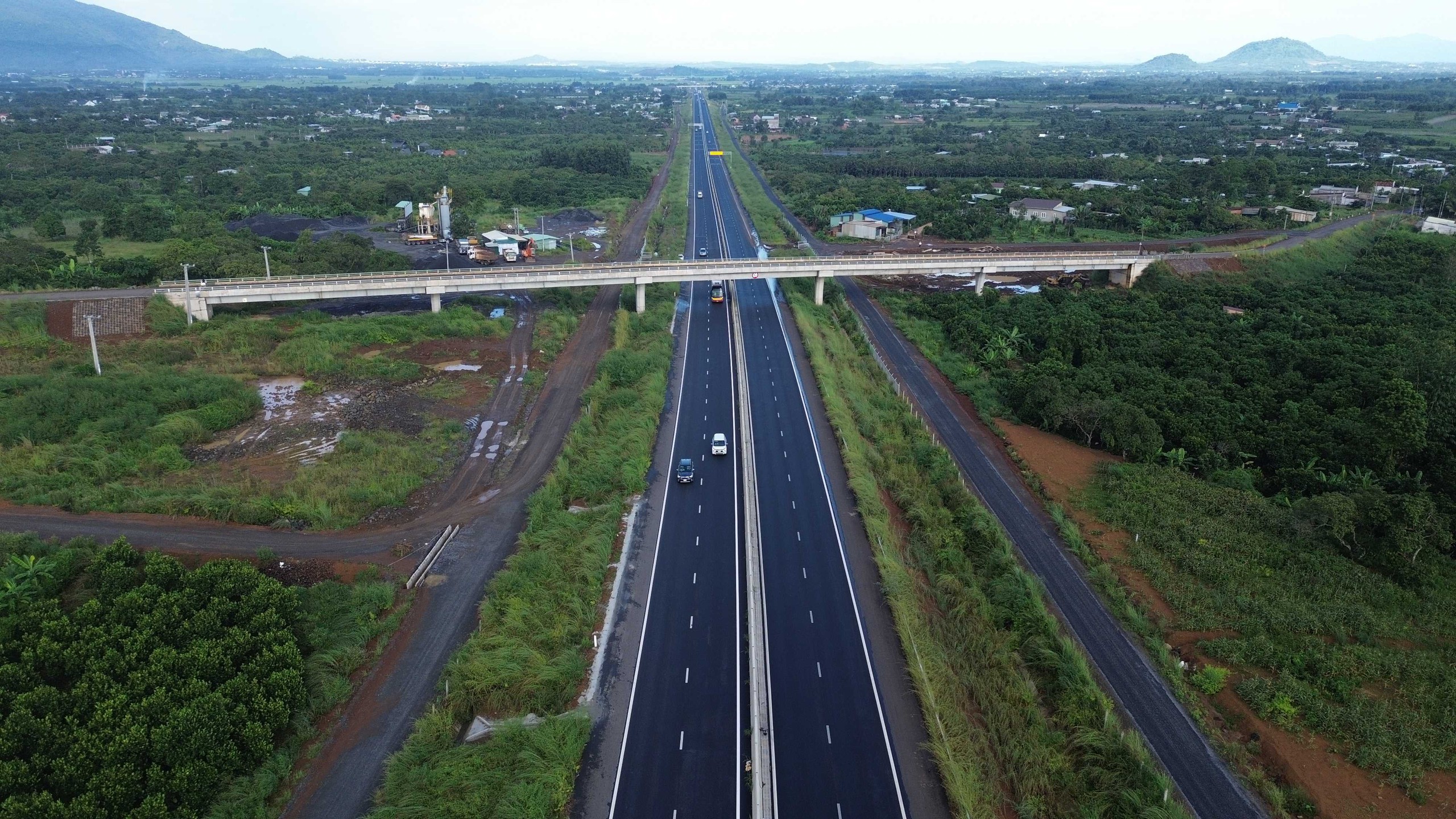 Cao tốc Phan Thiết - Dầu Giây thông xe đã lâu mà tái định cư chưa thấy đâu- Ảnh 1.