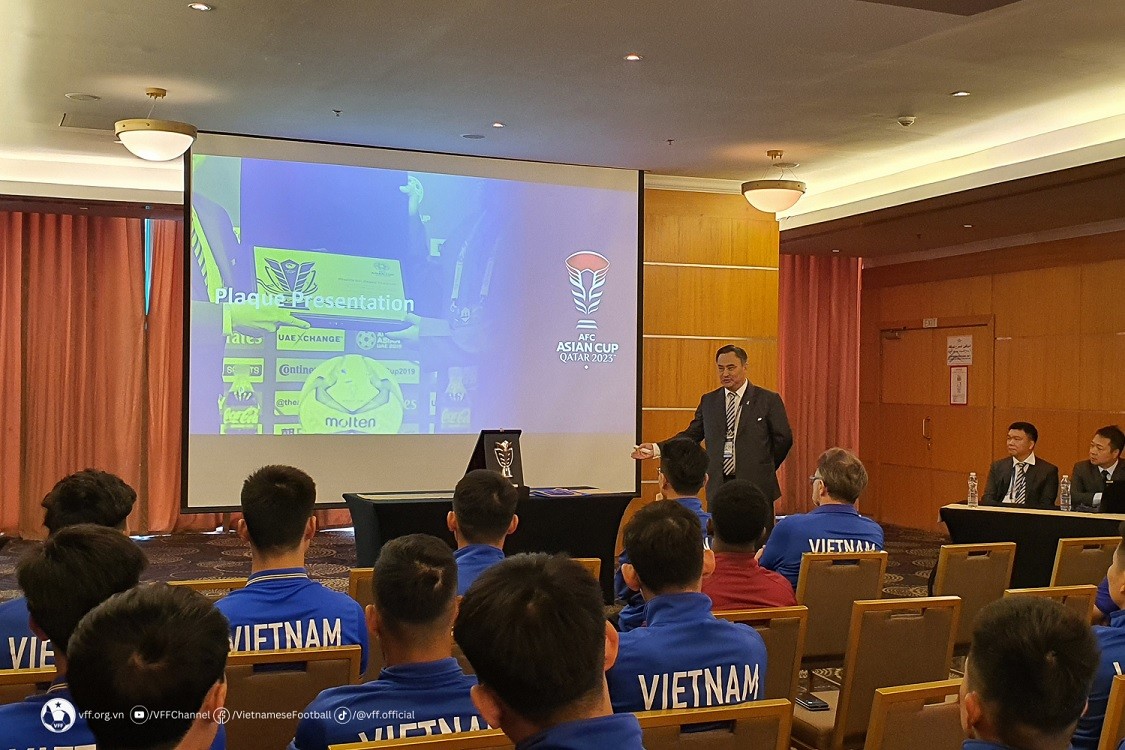 Asian Cup 2023: Đội tuyển Việt Nam làm quen công nghệ bắt việt vị bán tự động, ghi hình và chụp ảnh