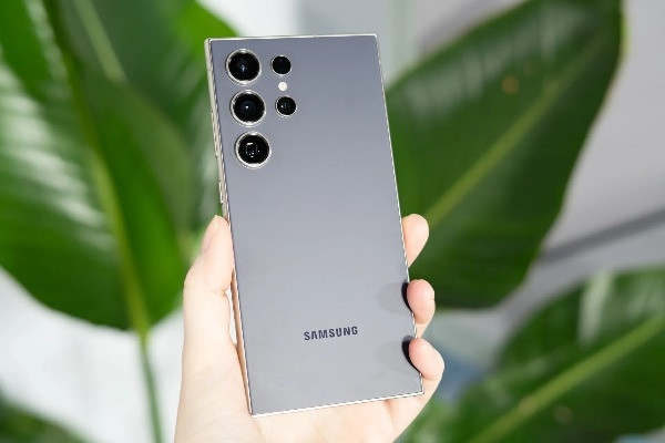 Galaxy S24 を競合他社と比較: 使い慣れたハードウェア、新しい Galaxy S24 を競合他社と比較: 使い慣れたハードウェア、新しい
