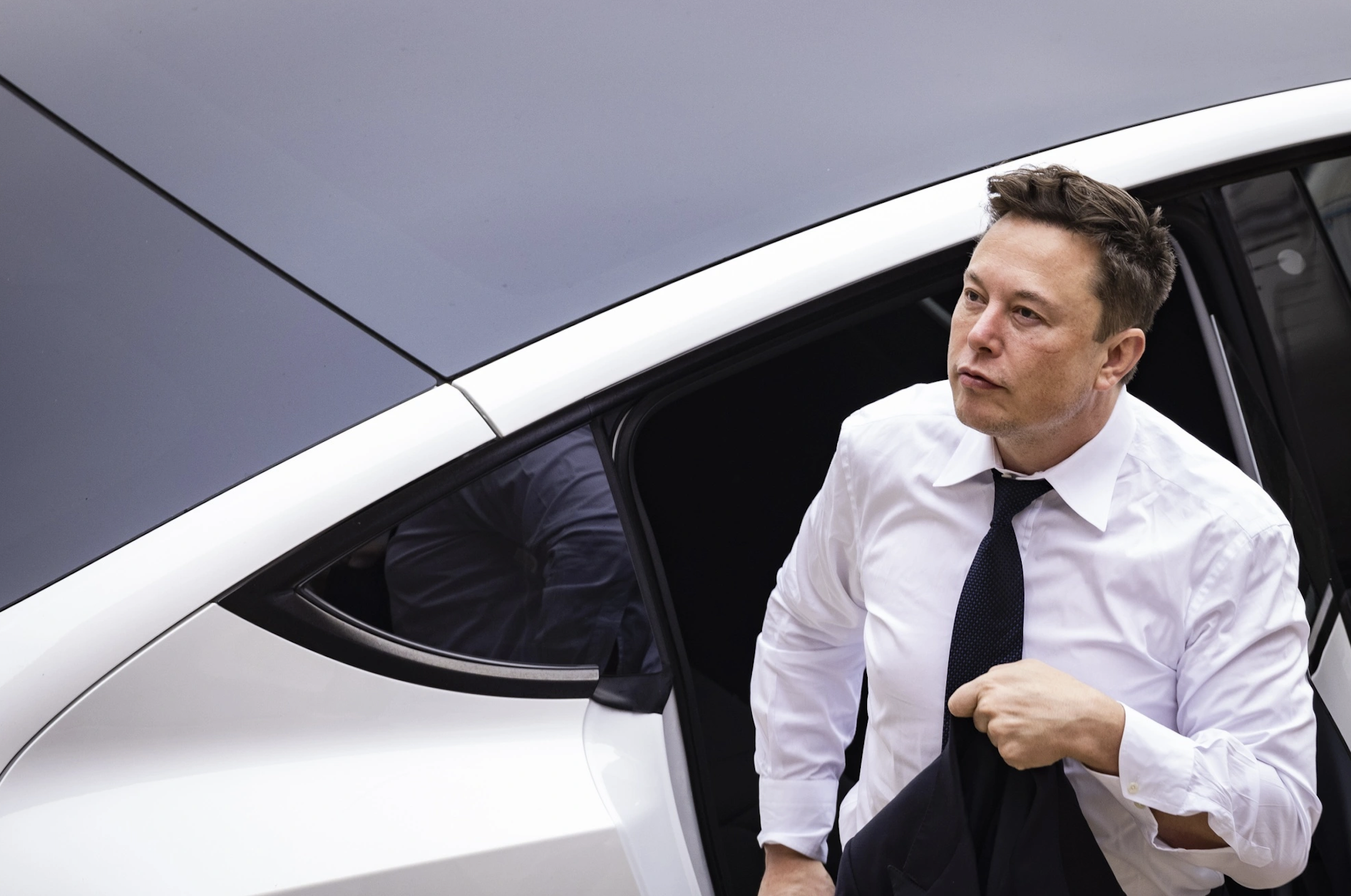 Huyền thoại sụp đổ: Elon Musk vướng loạt rắc rối, đế chế Tesla lao dốc - 2