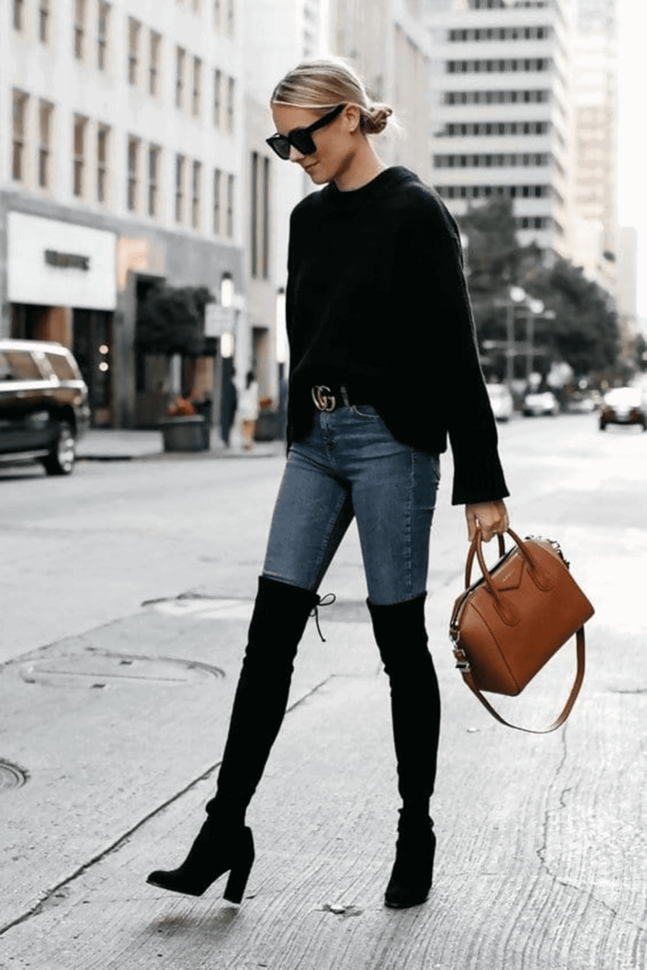 Boots cao cổ kết hợp skinny jeans là một cách phối đồ đơn giản nhưng thời thượng.