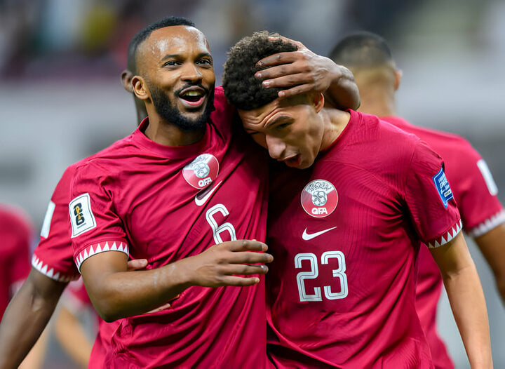 Đội tuyển Qatar thi đấu trận mở màn Asian Cup 2023. (Ảnh: Getty)