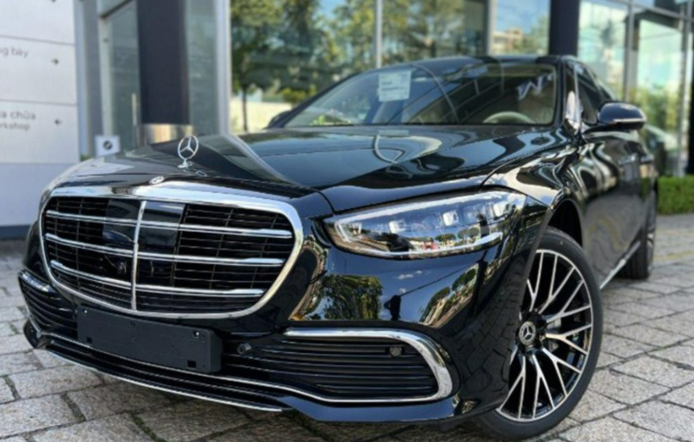 mercedes benz viet nam trieu hoi hon 250 xe s class va c class do loi bom nhien lieu hinh 1