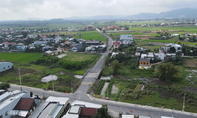 Đường Văn Thị Thừa dài gần 1km, nối quốc lộ 14H đến đường Chu Văn An. Ảnh: Đắc Thành