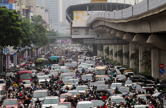 Đường Nguyễn Trãi thường xuyên ùn tắc vào giờ cao điểm. Ảnh: Ngọc Thành