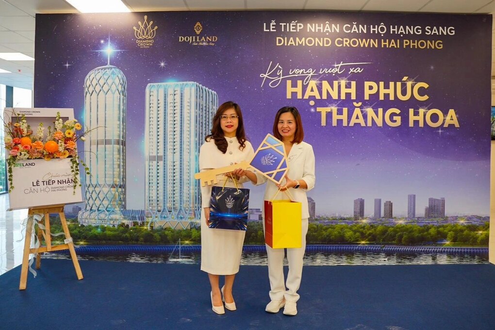 Những khách hàng đầu tiên tiếp nhận căn hộ hạng sang Diamond Crown Hai Phong - 1