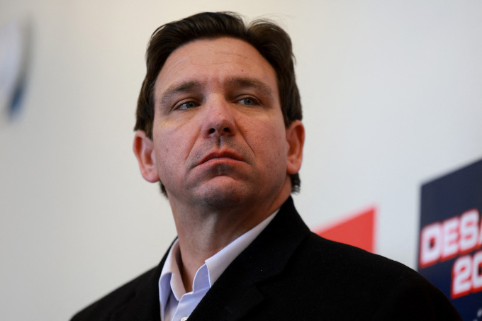 Thống đốc Florida Ron DeSantis phát biểu tại Atlantic, bang Iowa ngày 15/1. Ảnh: AFP