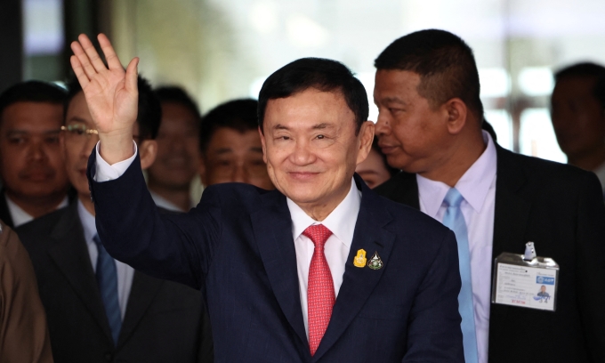 Cựu thủ tướng Thái Lan Thaksin ở sân bay Don Mueang, Bangkok, hồi tháng 8/2023. Ảnh: Reuters