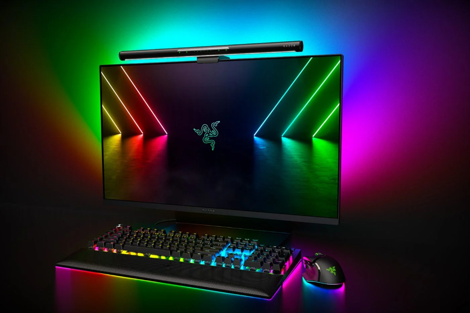 Razer trình diễn thanh đèn màn hình Aether Monitor Light Bar cho game thủ- Ảnh 1.