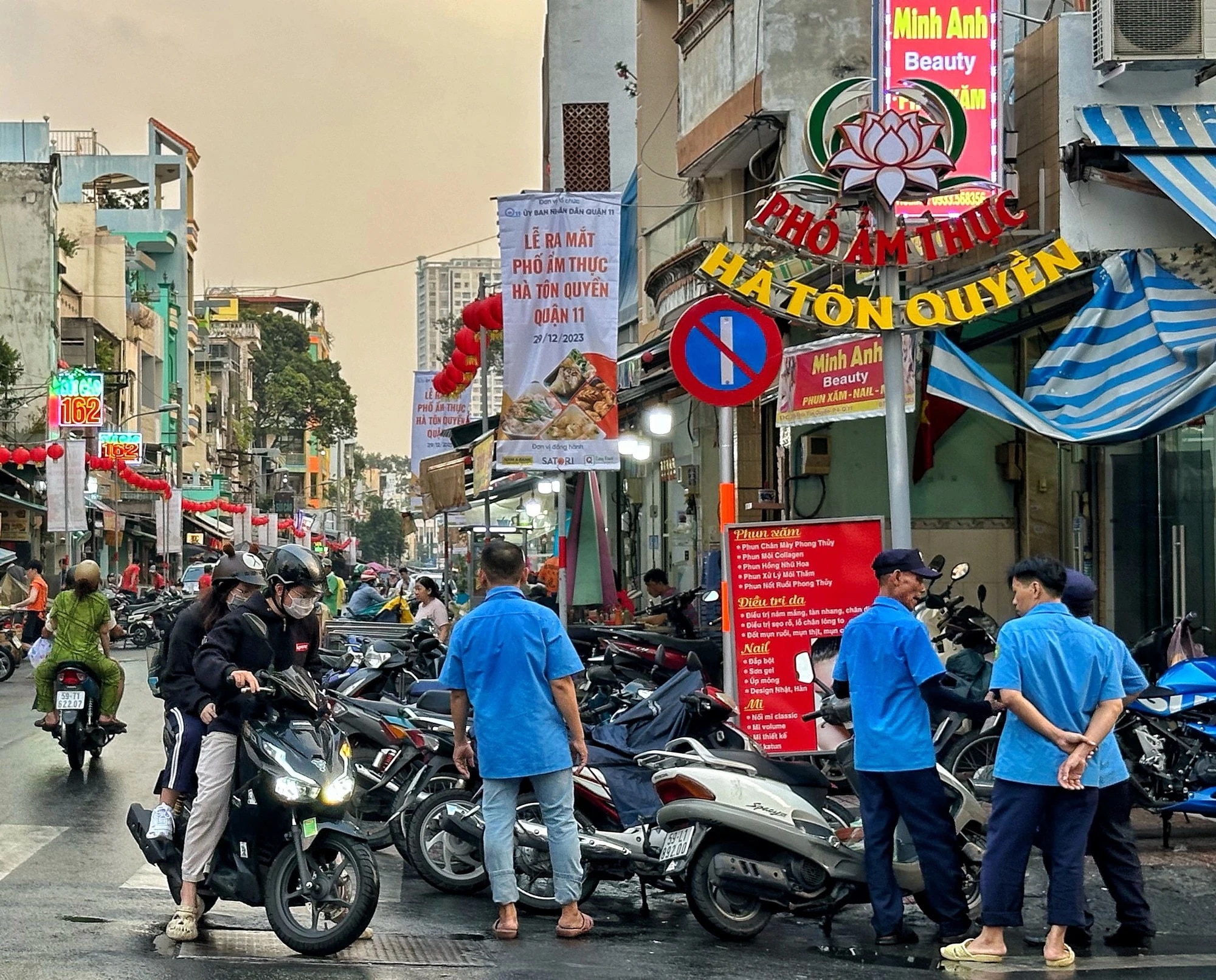 Phố ẩm thực Hà Tôn Quyền TP.HCM mới toanh: 'Thiên đường sủi cảo', còn món gì nữa?- Ảnh 1.