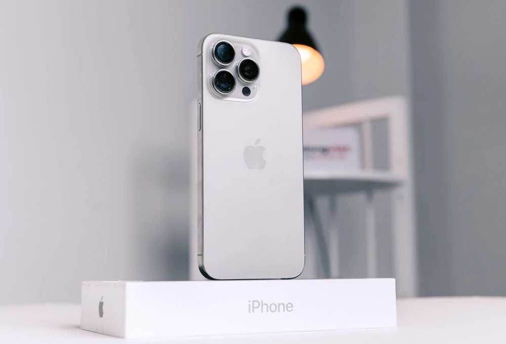 Cuối năm, nhu cầu mua sắm iPhone đang tăng cao.