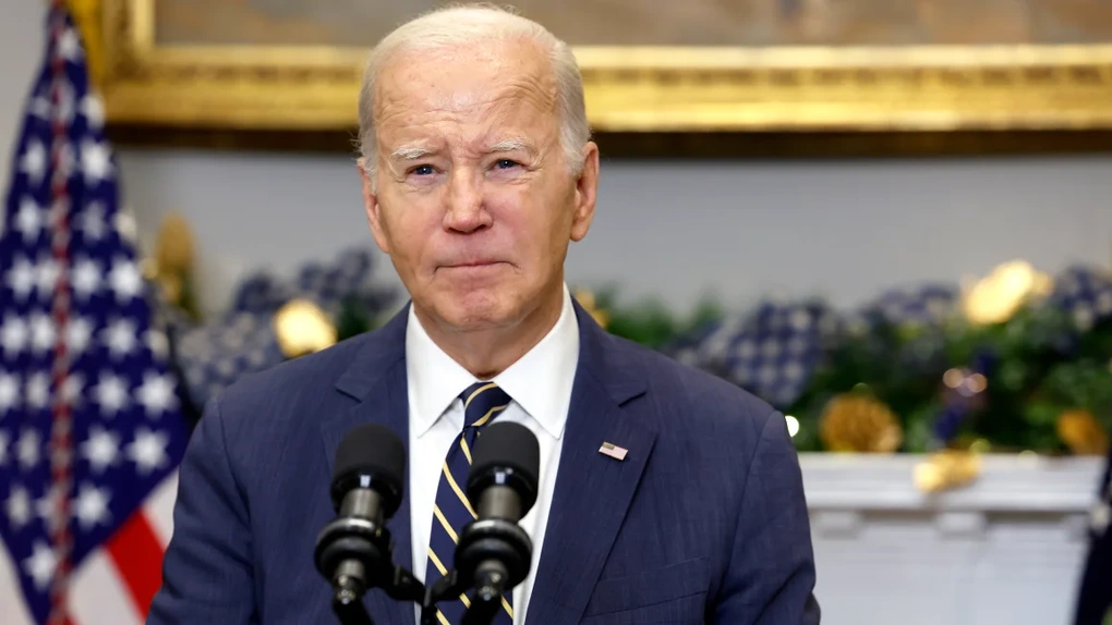 Tỷ lệ ủng hộ Tổng thống Biden thấp kỷ lục - 1