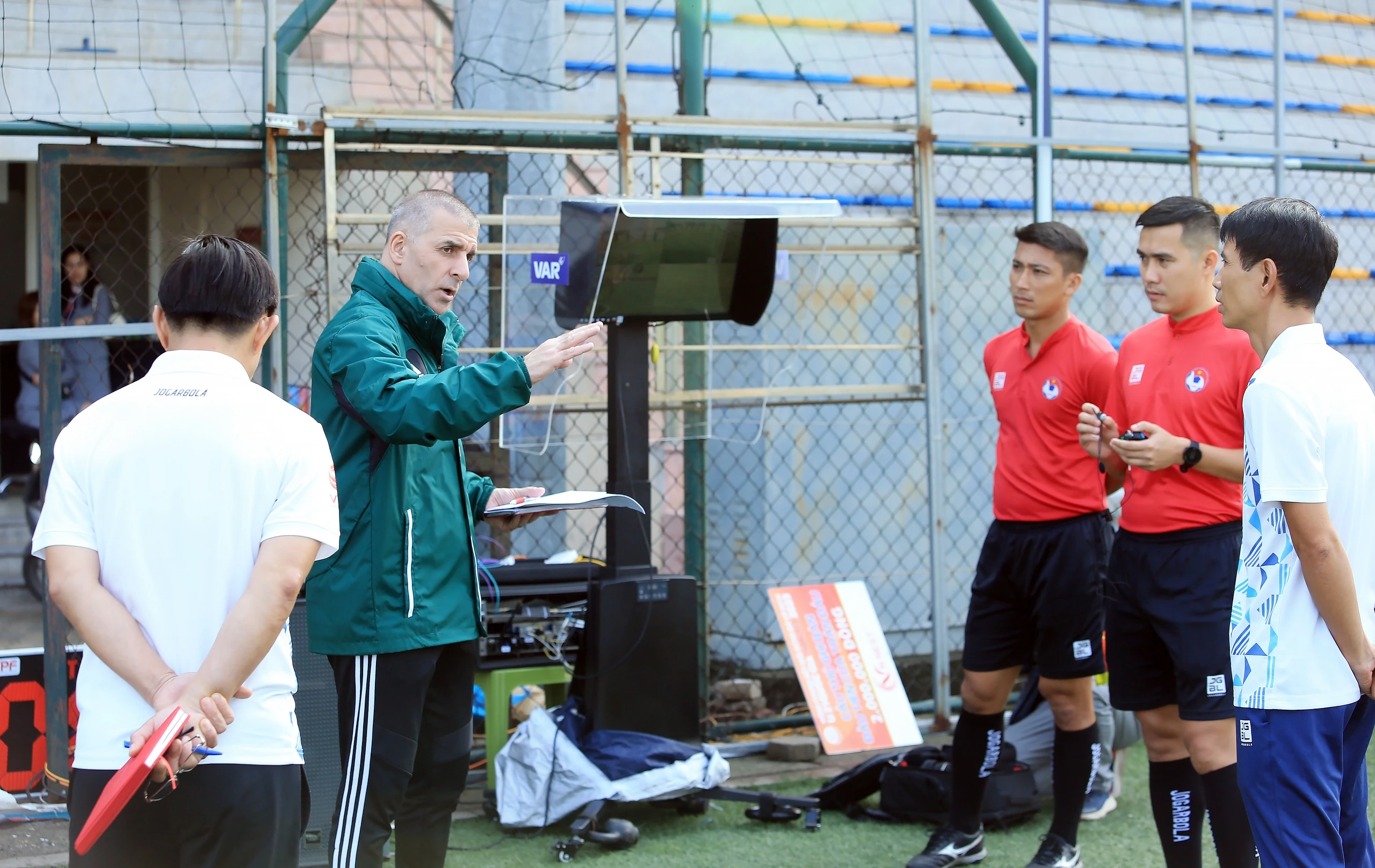 VAR sắp 'phủ sóng' V-League- Ảnh 1.