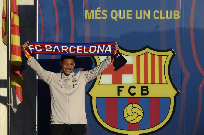 Tiền đạo Vitor Roque ra mắt ở CLB Barca, thành phố Barcelona, Tây Ban Nha ngày 27/12. Ảnh: AFP