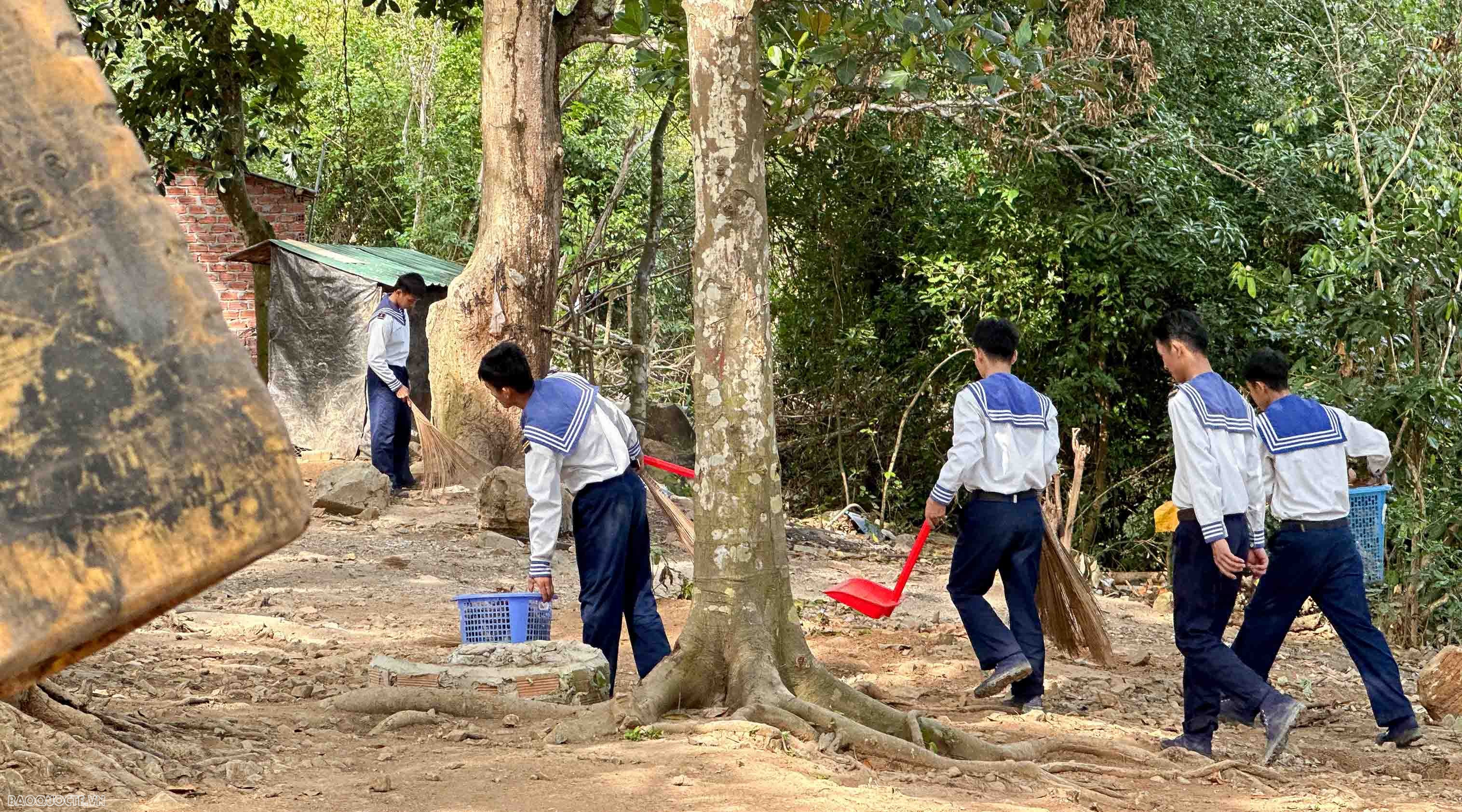 Khám phá vẻ đẹp yên bình, hoang sơ của đảo tiền tiêu Hòn Chuối