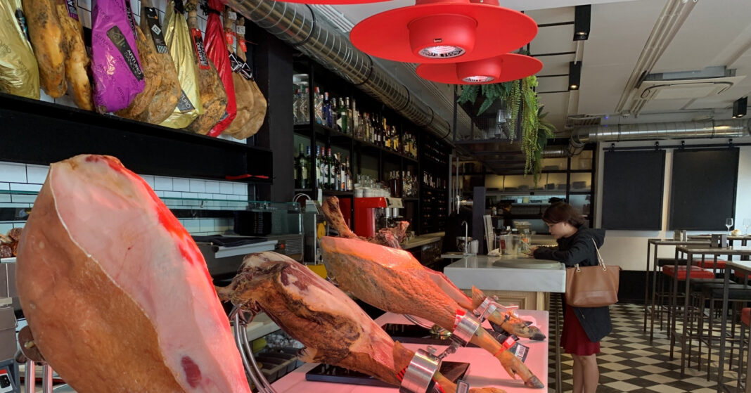 Ly kỳ chuyện lợn ăn quả sồi và những bí mật của món jamon