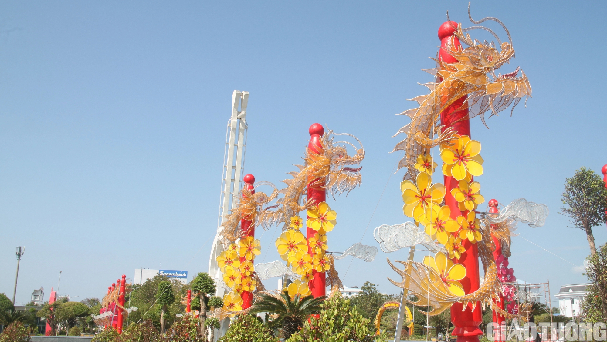 Bạc Liêu: Rộn ràng trang hoàng đường phố, trang trí tiểu cảnh linh vật rồng lạ mắt- Ảnh 8.