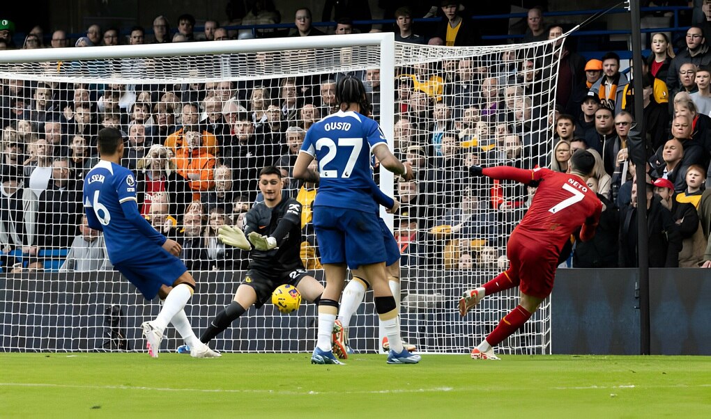 Chelsea thua ngược trên sân nhà trước Wolves - 2