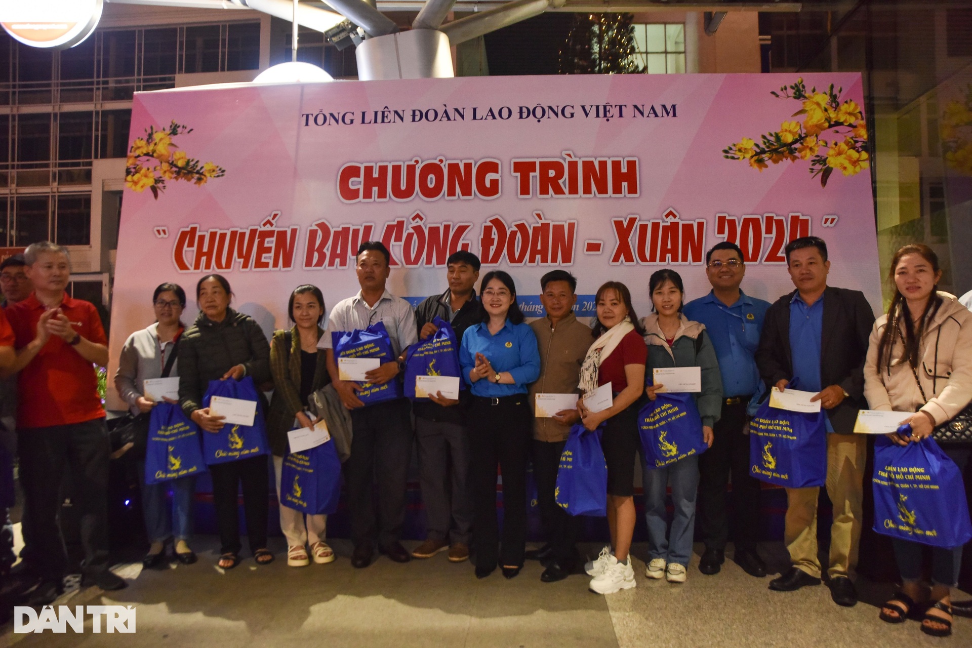 Chuyến bay 0 đồng đưa công nhân về quê đón Tết Nguyên đán - 5