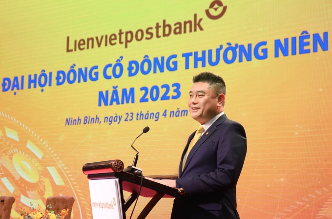 Bầu Thụy lần đầu xuất hiện với vai trò Chủ tịch HĐQT LPBank hồi tháng 4/2023. Ảnh: LPB