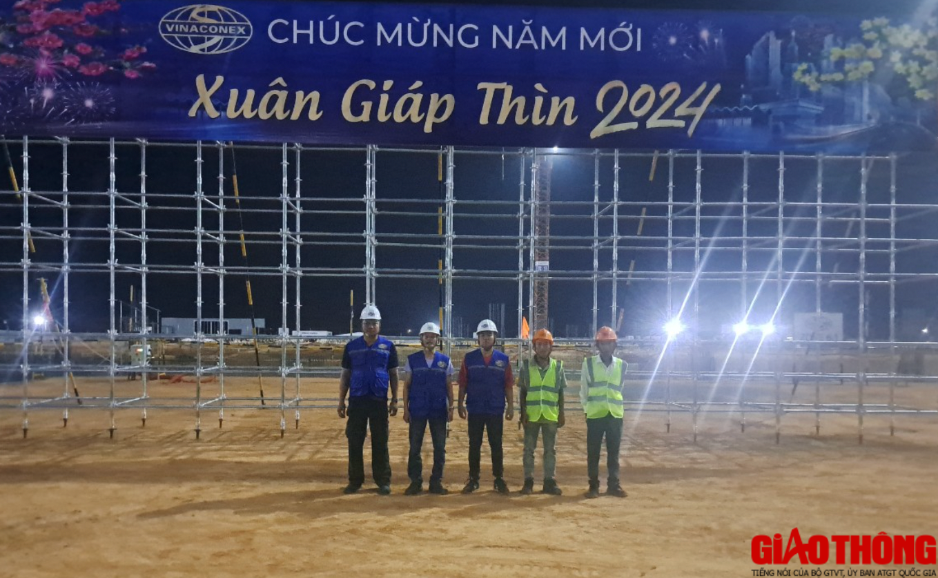 Đón giao thừa ở đại công trường sân bay Long Thành- Ảnh 15.