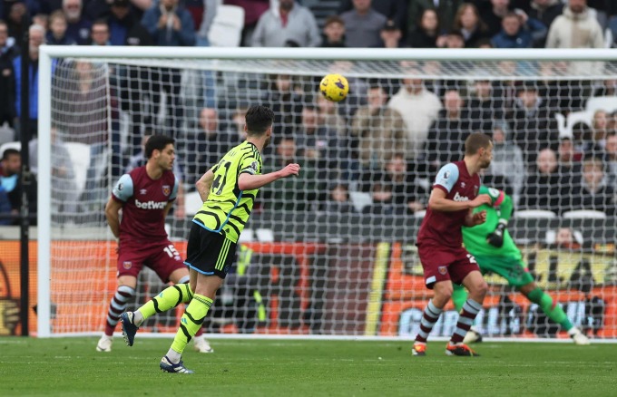 Rice trong pha làm bàn ấn định thắng lợi 6-0 cho Arsenal trước West Ham,... 