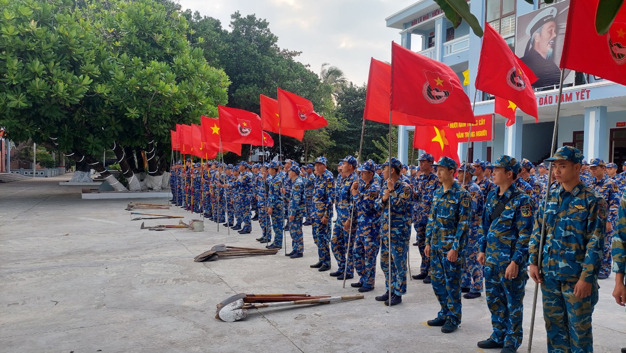 Sự kiện - Khánh Hòa: Huyện đảo Trường Sa hưởng ứng Tết trồng cây đầu năm mới (Hình 2).