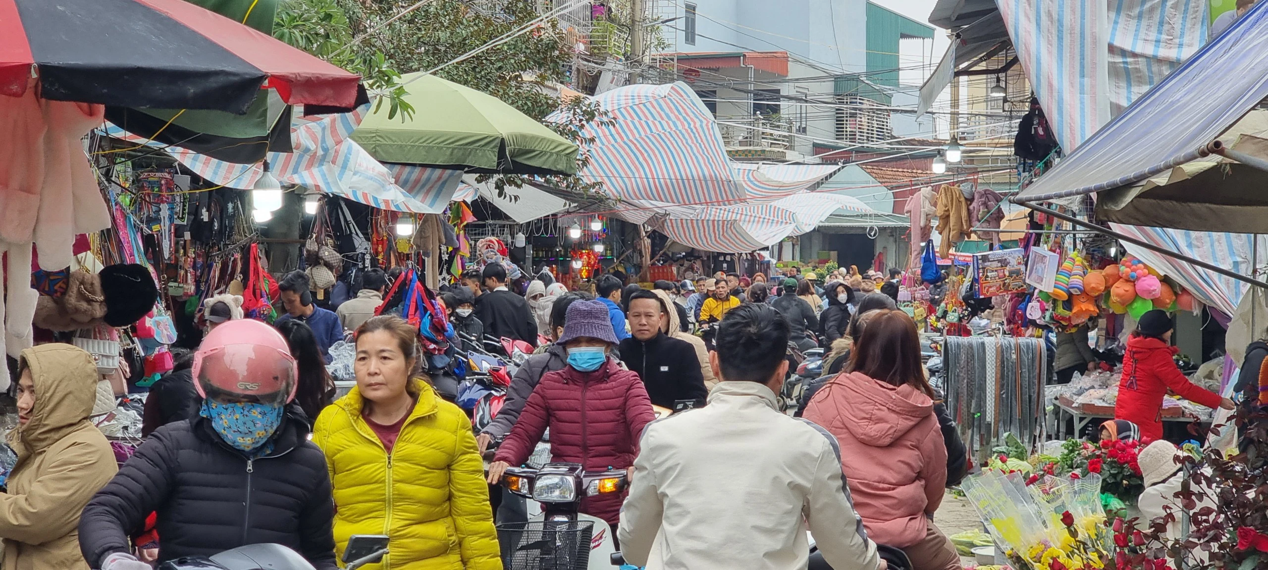 Làng đông dân nhất nước và tục lệ ăn Tết kéo dài cả tháng- Ảnh 3.