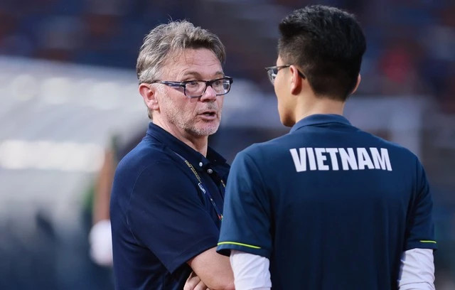 V-League trở lại: Cơ hội để cầu thủ ghi điểm với HLV Troussier- Ảnh 3.