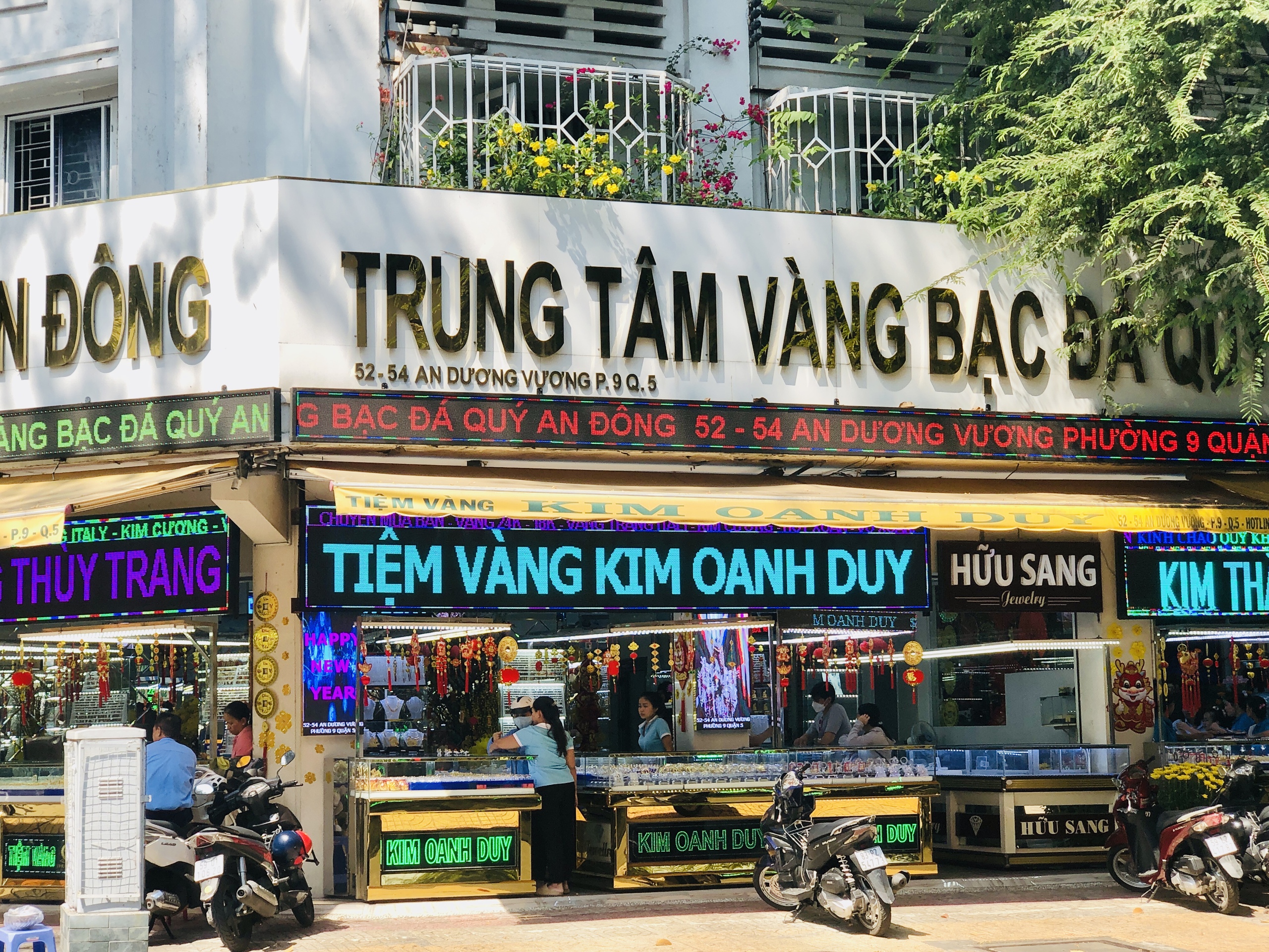 Vàng quay đầu giảm giá nhưng vẫn ế ngay trước ngày Thần tài - Ảnh 9.