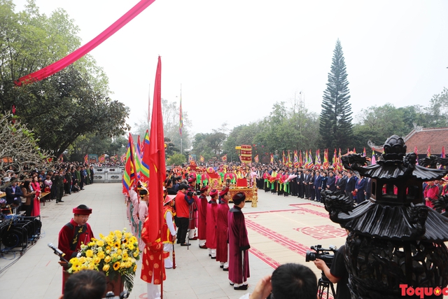 Phú Thọ dâng hương Tổ Mẫu Âu Cơ Xuân Giáp Thìn 2024 - Ảnh 3.