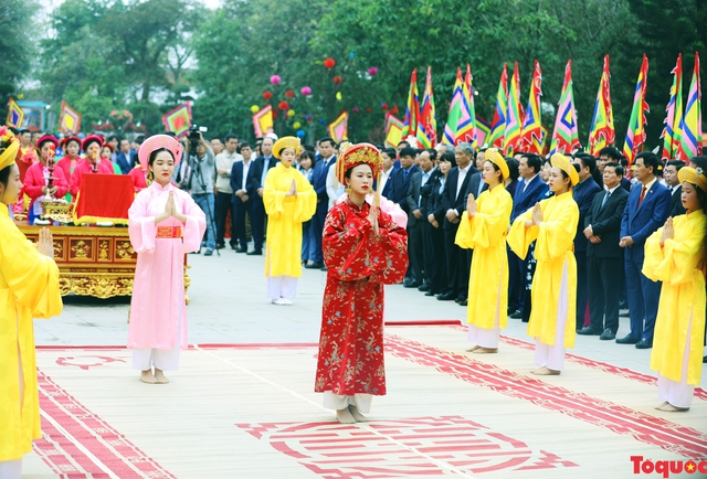 Phú Thọ dâng hương Tổ Mẫu Âu Cơ Xuân Giáp Thìn 2024 - Ảnh 3.