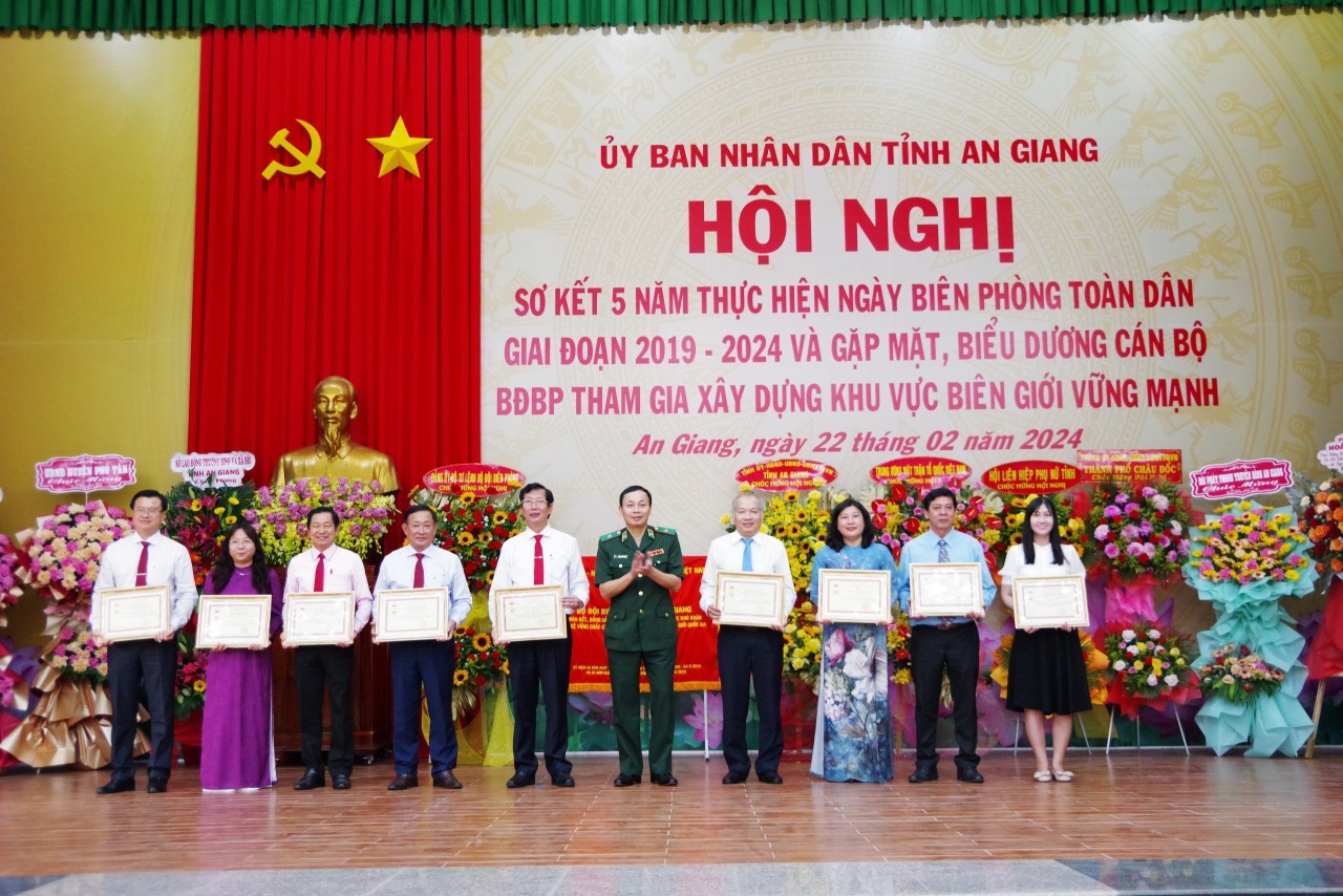 An Giang xây dựng biên giới hòa bình, hữu nghị, hợp tác và phát triển