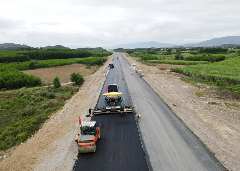 Tranh thủ thời tiết tốt đẩy tiến độ cao tốc qua Khánh Hòa- Ảnh 5.