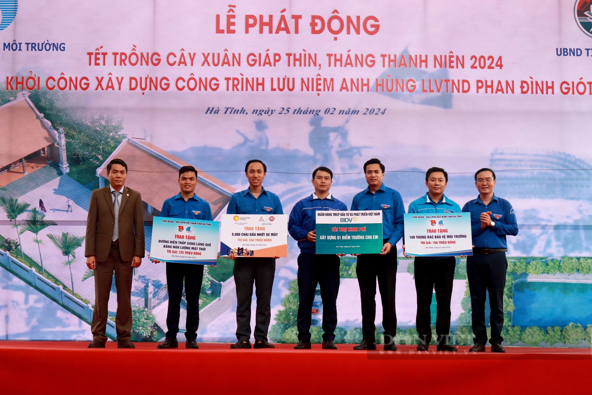 Bộ Tài nguyên và Môi trường trồng 120.000 cây phi lao chắn sóng, khởi công xây dựng nhà lưu niệm Anh hùng Phan Đình Giót- Ảnh 12.