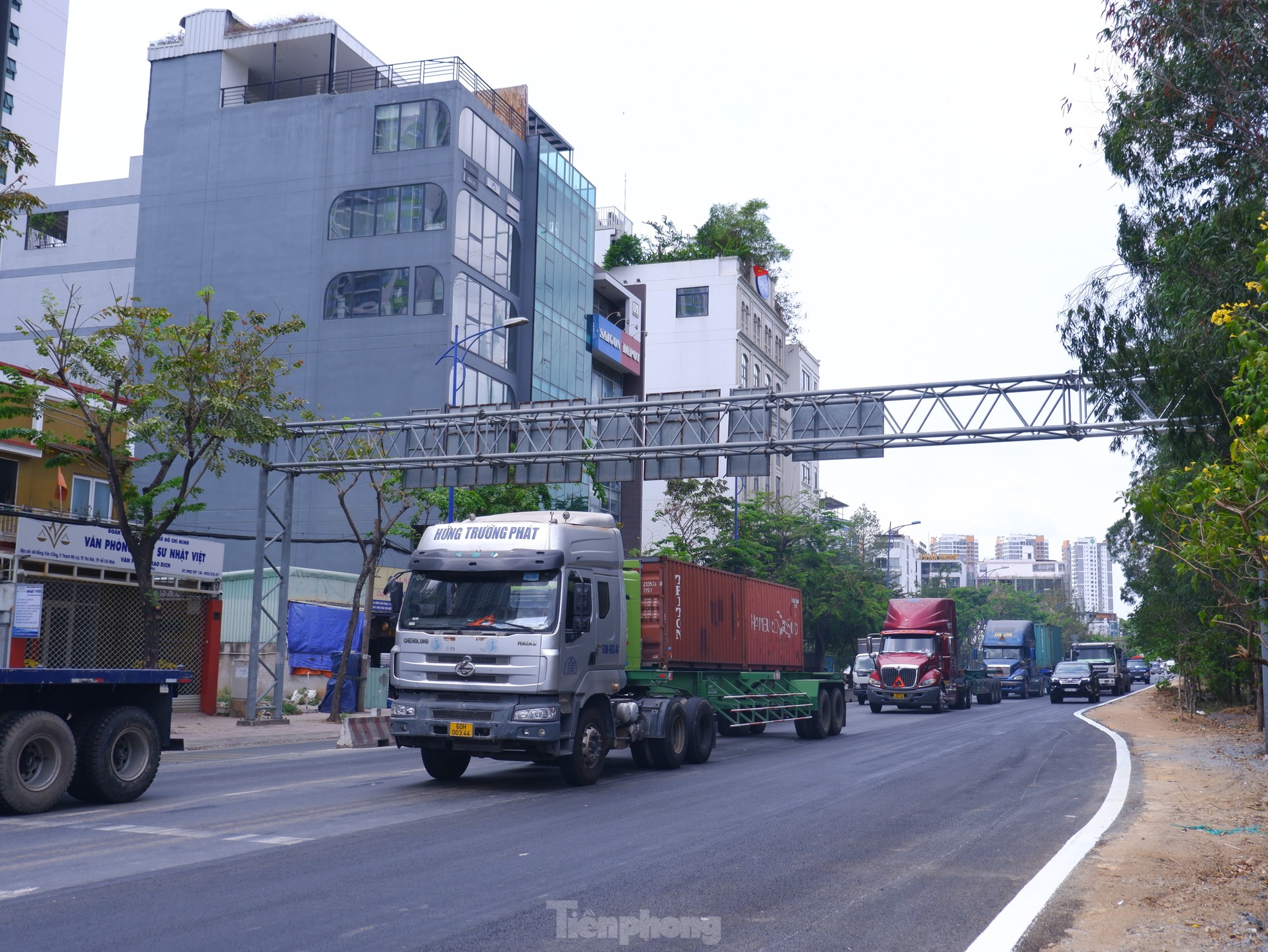 Cận cảnh đường kết nối cảng Cát Lái vừa hoàn thành, mở rộng thêm 2 làn ô tô ảnh 7