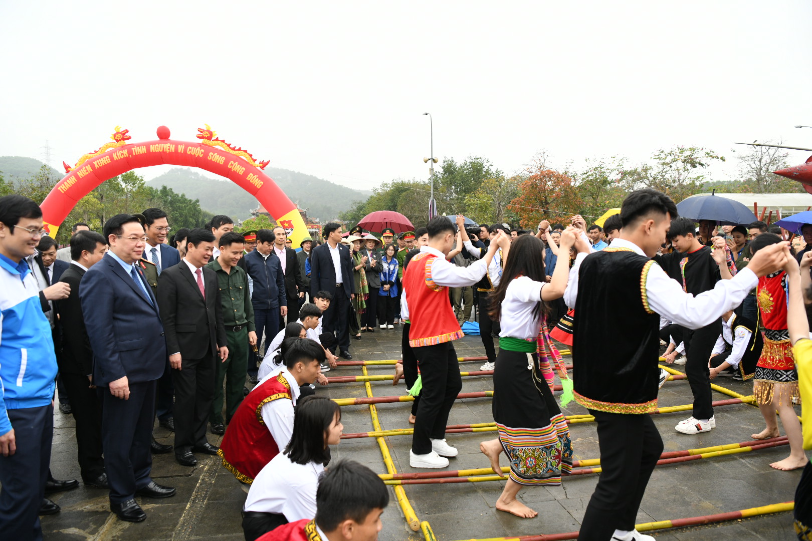 Chủ tịch Quốc hội Vương Đình Huệ dự Lễ khởi động Tháng Thanh niên năm 2024 -0