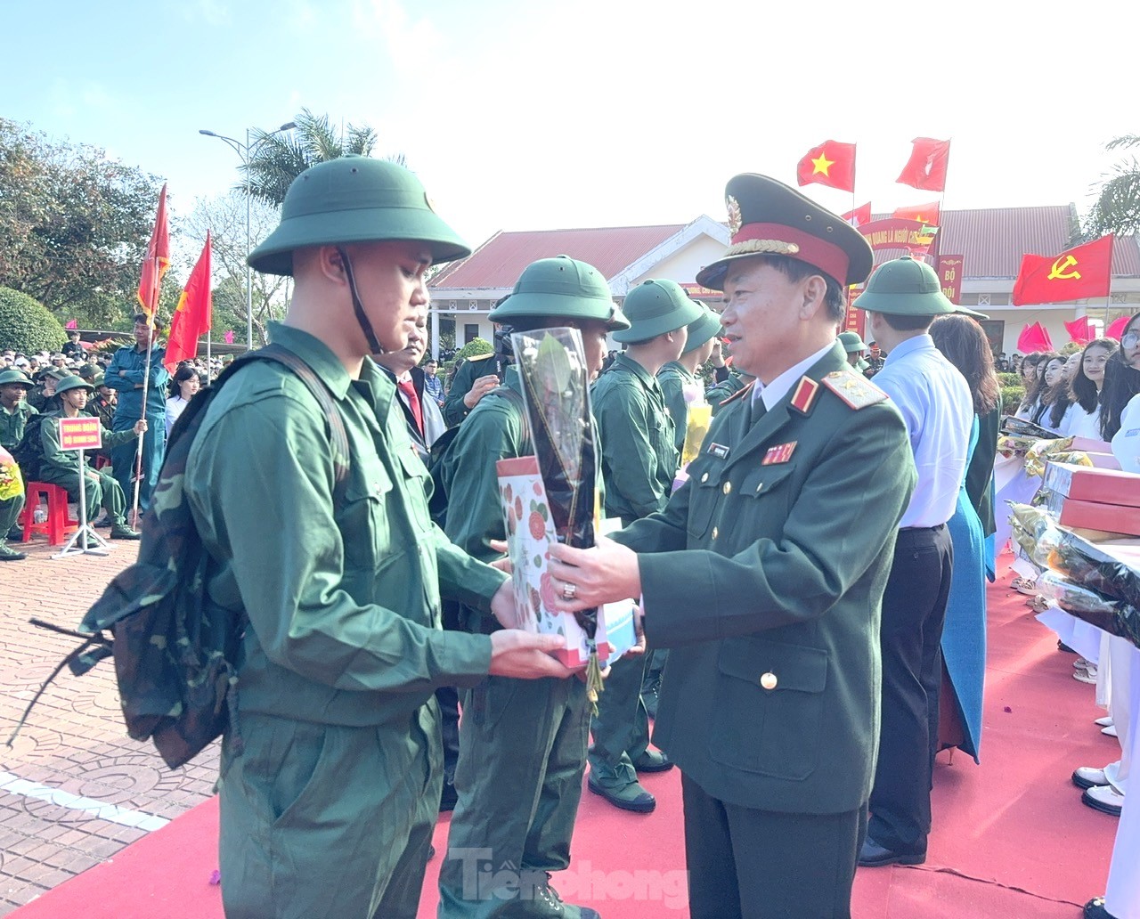 Nữ tân binh ở Kon Tum: 'Nhận thông báo trúng tuyển, tôi phấn khởi không nói nên lời' ảnh 2