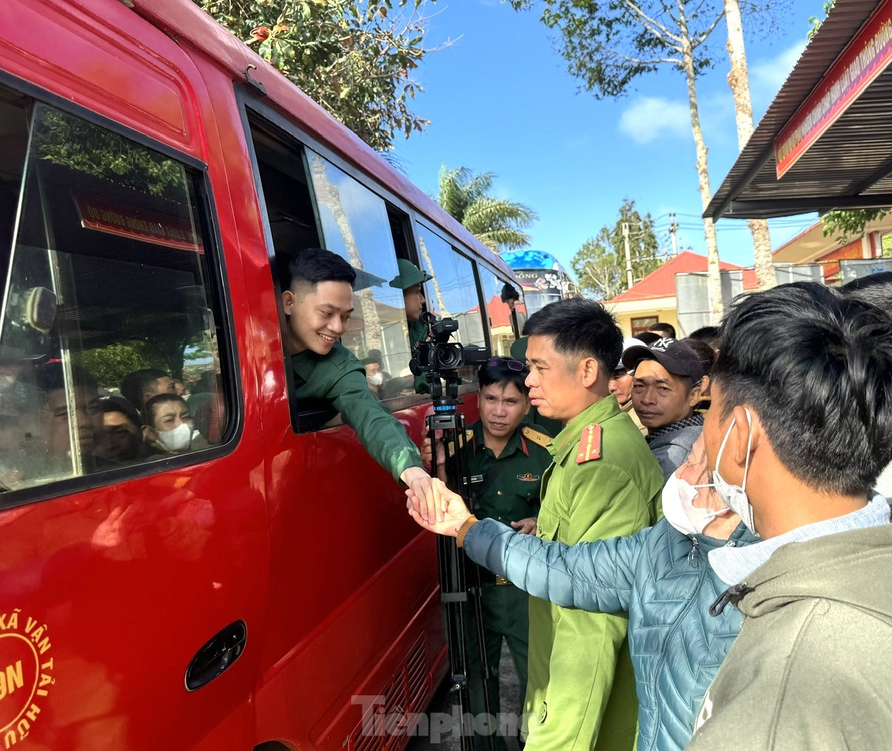 Nữ tân binh ở Kon Tum: 'Nhận thông báo trúng tuyển, tôi phấn khởi không nói nên lời' ảnh 4