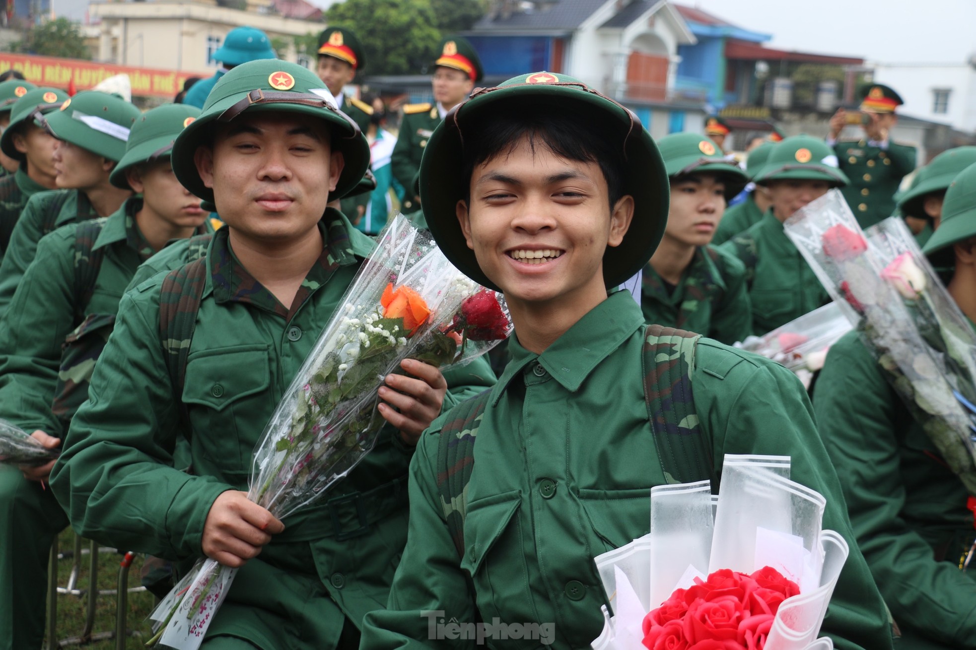 Hàng ngàn tân binh ở Hòa Bình, Khánh Hòa lên đường nhập ngũ ảnh 10